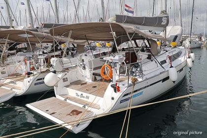 Hire Sailboat Bavaria Yachtbau Bavaria Cruiser 41S Marina Hramina