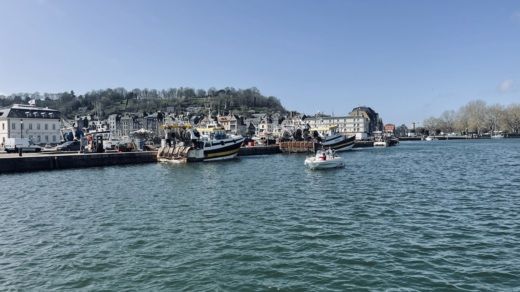 Honfleur Motorboat Jeanneau cap camara 5,5 alt tag text