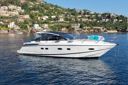 Verhuur Motorboot Princess V42 Villeneuve-Loubet