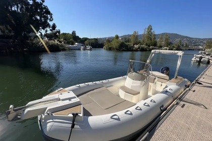 Location Semi-rigide Capelli Capelli Tempest 700 Bonifacio