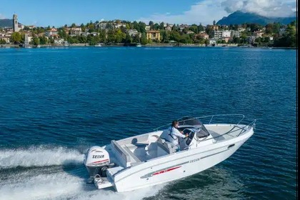 Rental Motorboat Selva Marine SELVA SD 6.7 Cabin Antibes