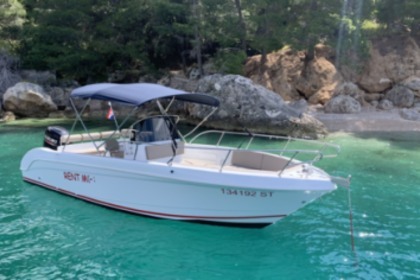 Charter Motorboat Saver 690 Open Omiš
