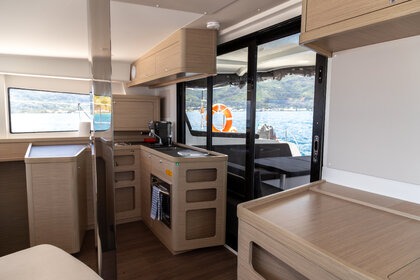 Location Catamaran  Lagoon 42  Mahé