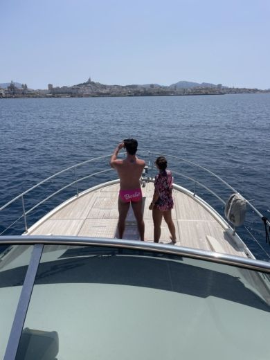 Marseille Motor Yacht Beneteau MC6 alt tag text