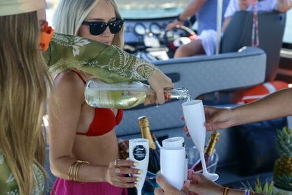 Charter Motorboat SEA RAY 440 Sea ray, dolphin watching Fuengirola