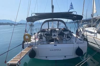 Rental Sailboat Bavaria Yachtbau Bavaria C42 Alimos