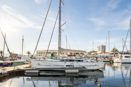 Hire Sailboat Dufour Dufour 360 GL Setubal