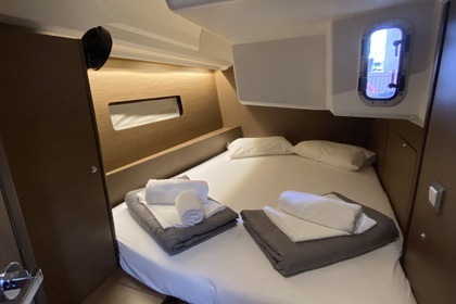 Ενοικίαση Ιστιοπλοϊκό σκάφος Beneteau OCEANIS 40.1 Άλιμος