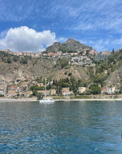 Catane Motorboat Sealine 360 Sport Ambassador alt tag text