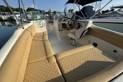 Charter Motorboat STINGRAY 220 DS Lignano Sabbiadoro