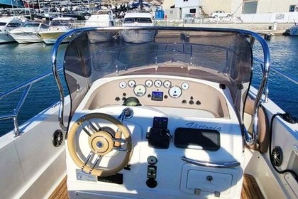 Rental Motorboat Ran craft Vittoria II Marseille