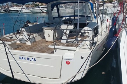 Charter Sailboat Bénéteau Oceanis 51.1 - 5 + 1 cab. Marina di Portorosa
