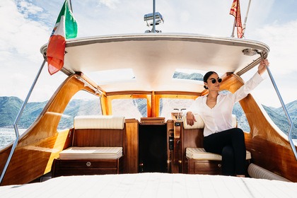 Noleggio Barca a motore De Cesari Onlywood Argegno