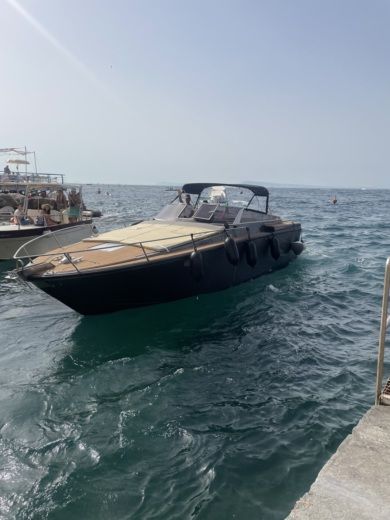 Sorrente Motorboat Itama RS alt tag text