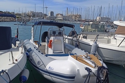 Noleggio Gommone Novamares 667 top Bari