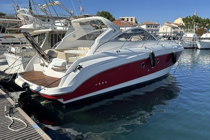 Rental Motorboat Beneteau Monte-Carlo 37 open Martigues