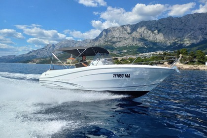 Miete Motorboot Jeanneau Cap Camarat 7.5 CC Makarska