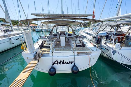 Verhuur Zeilboot Dufour Yachts Dufour 44 Pula