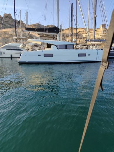 Marseille Motorboat Quicksilver 605 OPEN alt tag text