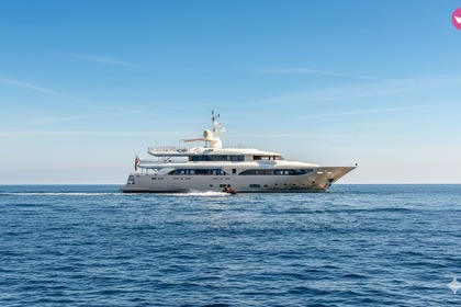 Miete Motoryacht Italain CRN Model Dubai