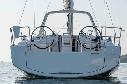 Charter Motorboat Beneteau Gran Turismo 38 Murree