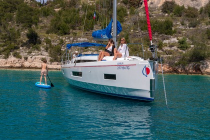 Charter Sailboat  Sunsail 42 Road Town