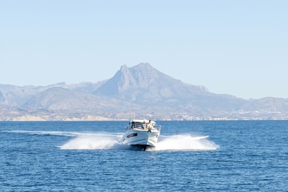 Czarter Łódź motorowa JEANNEAU OFFSHORE SPORT Alicante