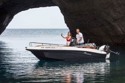 Hire Motorboat Nireus Nireus Black –  490 Comfort Milos