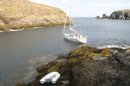 Charter Sailboat Kirié 1090 Arzal