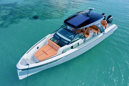 Hire Motorboat Saxdor 32 GTO Paros