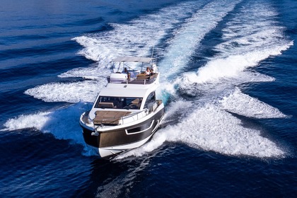 Rental Motorboat Sealine F430 Dubrovnik-Neretva County