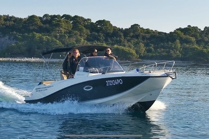 Hire Motorboat QUICKSILVER Activ 675 Sundeck Poreč