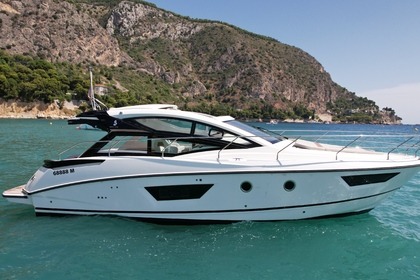 Rental Motorboat Beneteau GT40 Beaulieu-sur-Mer