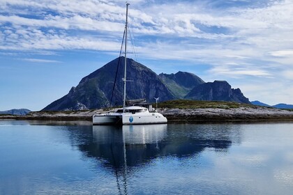 Hyra båt Katamaran Fountaine Pajot Lavezzi 40 Bodø