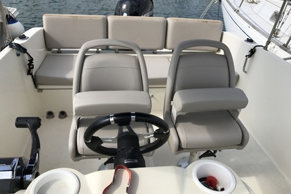 Hire Motorboat QUICKSILVER Activ 675 Juan les Pins