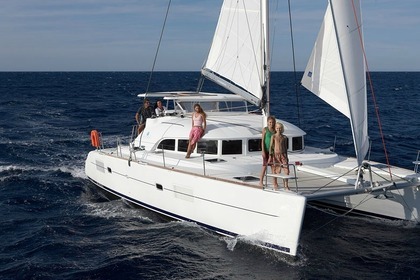Charter Catamaran Lagoon Lagoon 380 Corfu