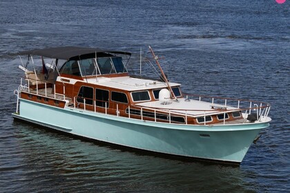 Hire Motorboat KLAASSEN SUPER VAN CRAFT 16m20 La Rochelle