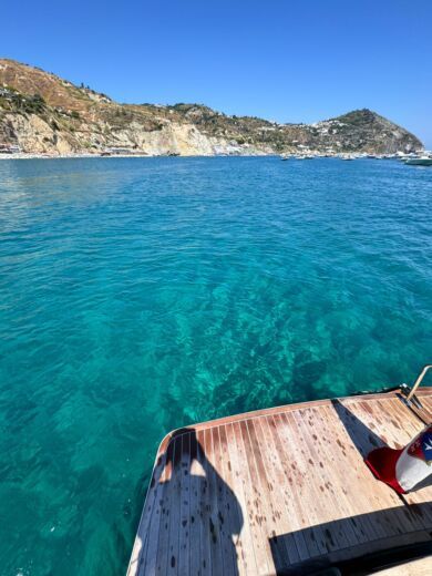 Amalfi Motorboat Apreamare 100 alt tag text