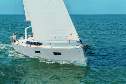 Charter Sailboat Beneteau Oceanis 38.1 Castiglioncello