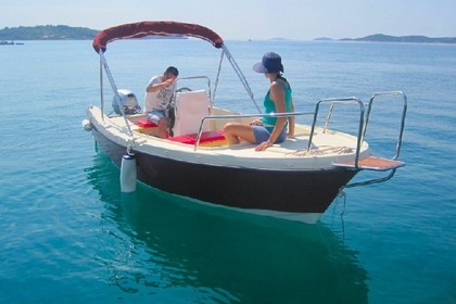 Charter Motorboat VEN 501 OPEN FLY Vodice