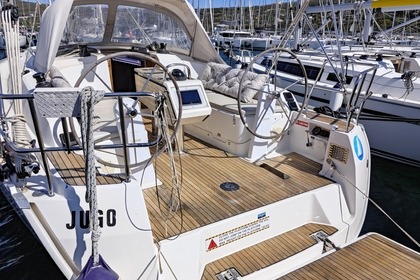 Miete Segelboot BAVARIA 37 CRUISER Punat