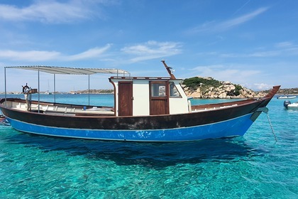 Charter Motorboat Demeglio gozzo La Maddalena
