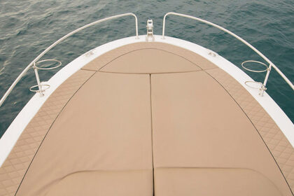 Hire Motorboat Atlantic 690 Preko