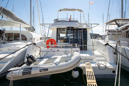 Charter Catamaran Fountaine Pajot Fountaine Pajot MY 37 Pomer