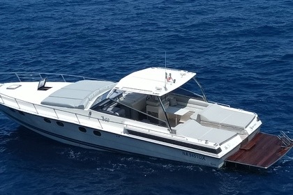 Hyra båt Motorbåt Cantieri di Baia B50 Force One Sorrento