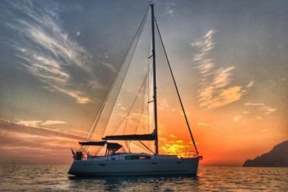 Charter Sailboat Beneteau Beneteau oceanis 40 La Spezia