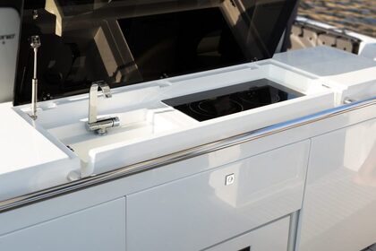 Hire Motorboat De Antonio D36 Porto Badino