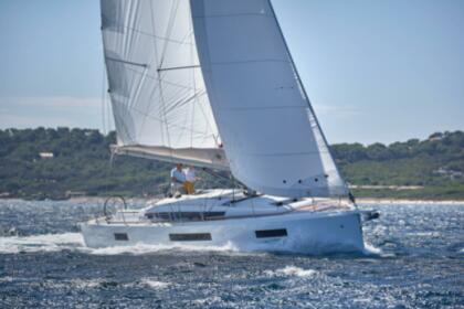 Charter Sailboat Jeanneau Sun Odyssey 440 Nikiti