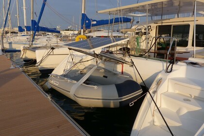 Charter Catamaran Lagoon 410 Le Grau-du-Roi