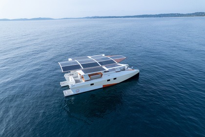 Charter Catamaran MILLIKAN BOATS M9 Saint-Mandrier-sur-Mer